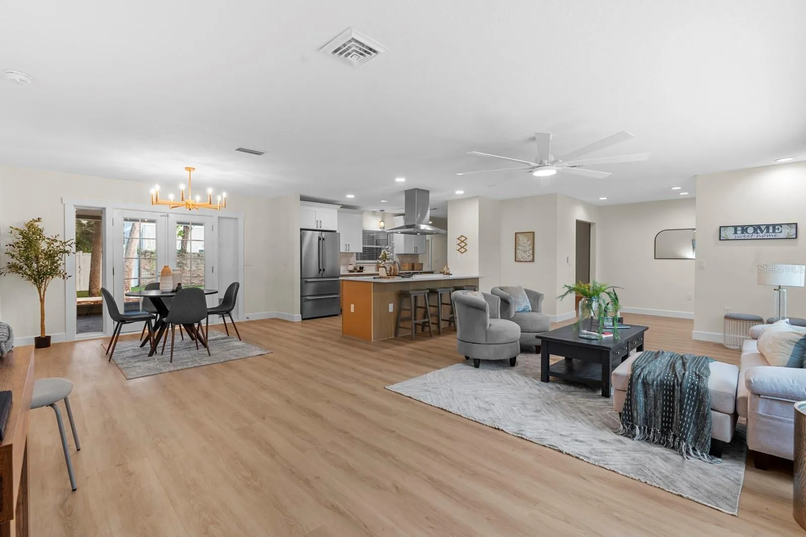 4631 W SUNSET BLVD
