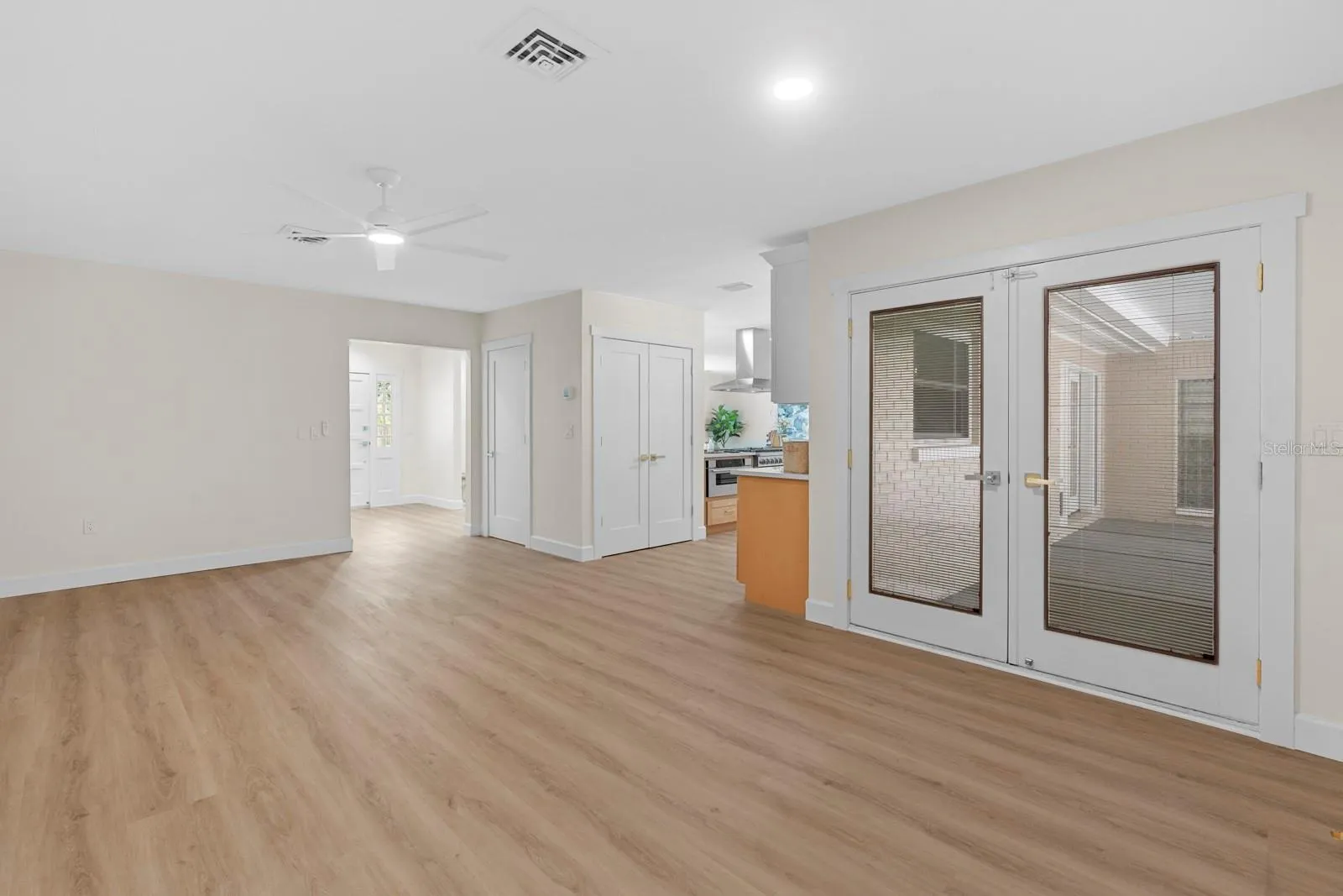 4631 W SUNSET BLVD