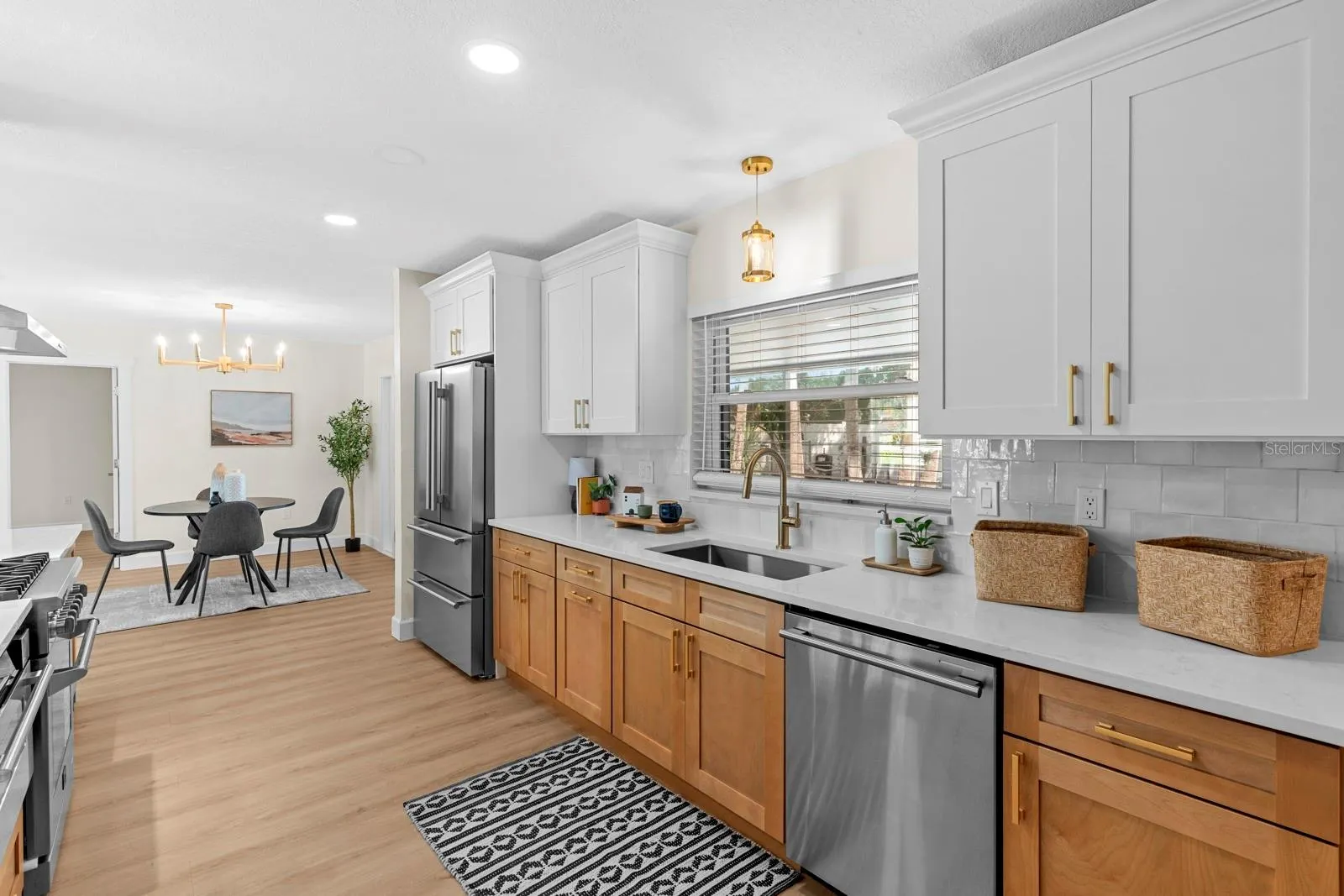 4631 W SUNSET BLVD
