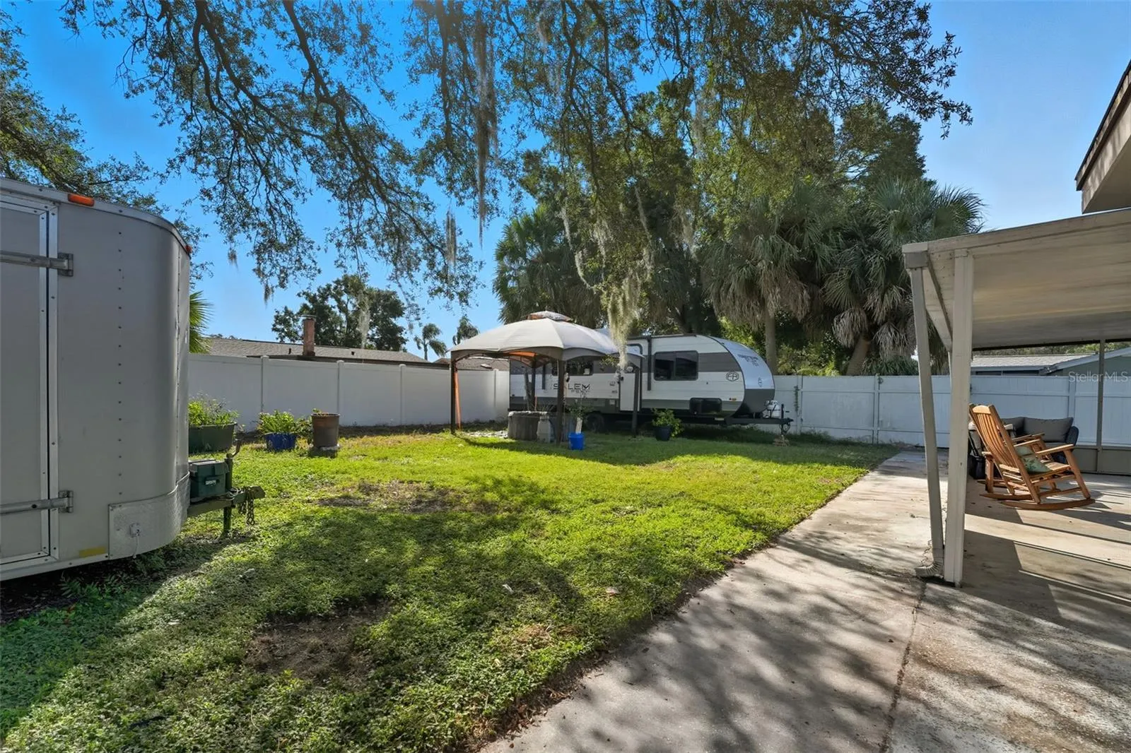 7923 WOODVINE CIR