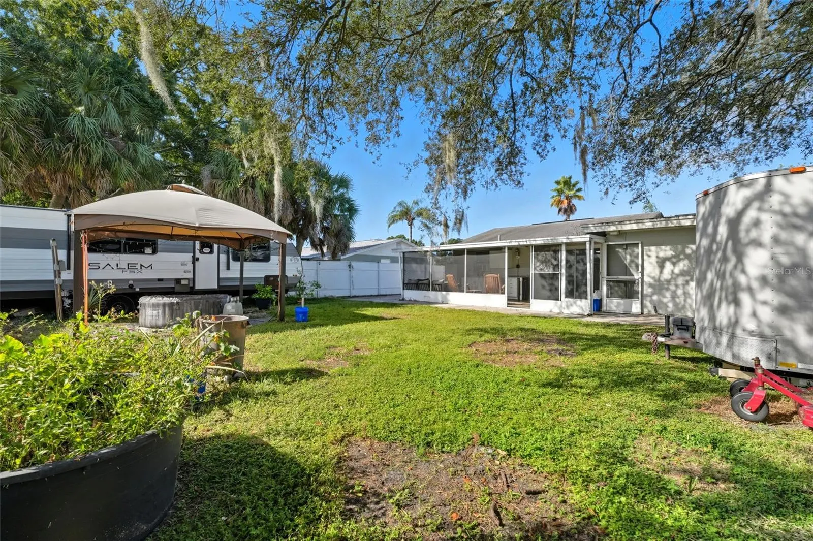 7923 WOODVINE CIR