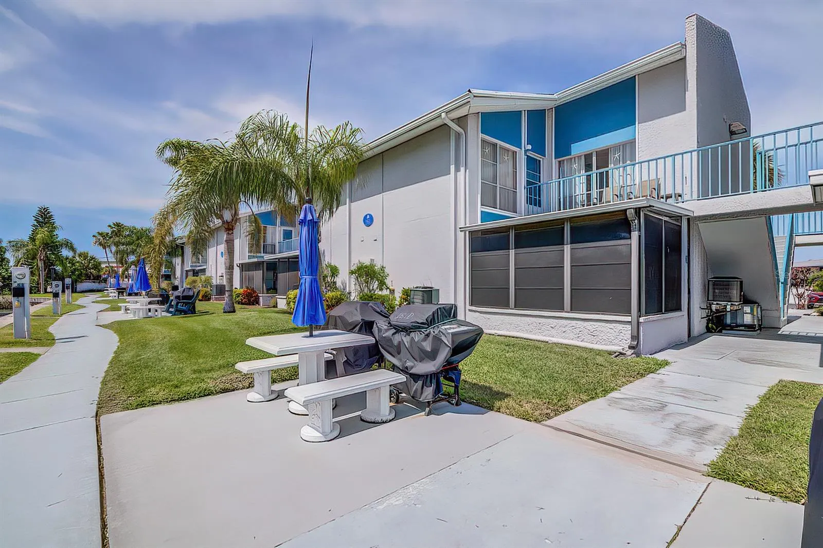 161 MEDALLION BLVD #E, #E