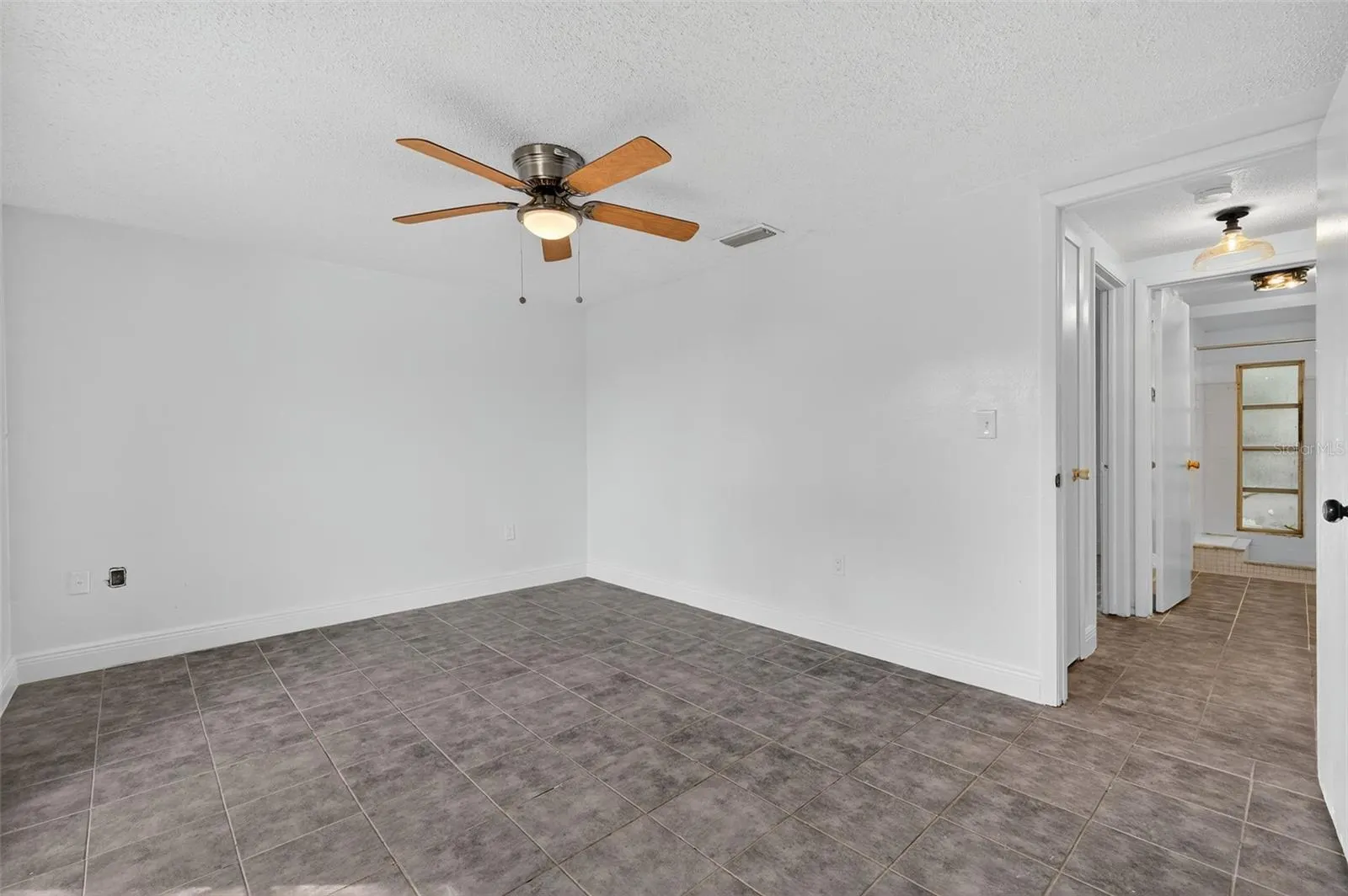 12111 CAMP CREEK LN