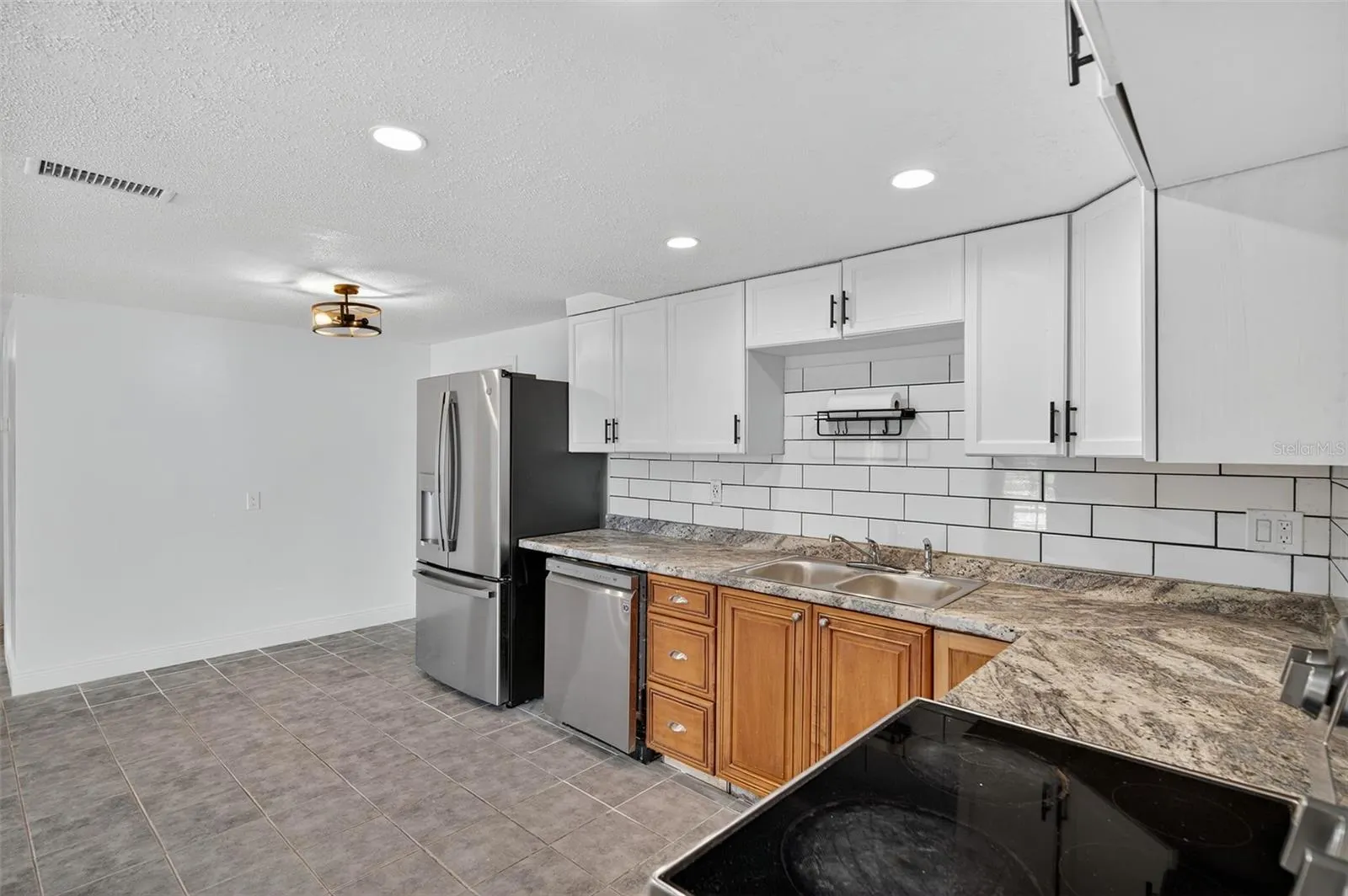 12111 CAMP CREEK LN