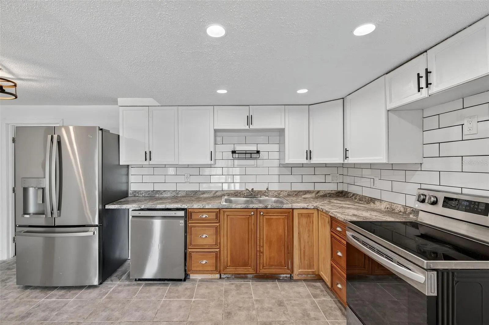 12111 CAMP CREEK LN