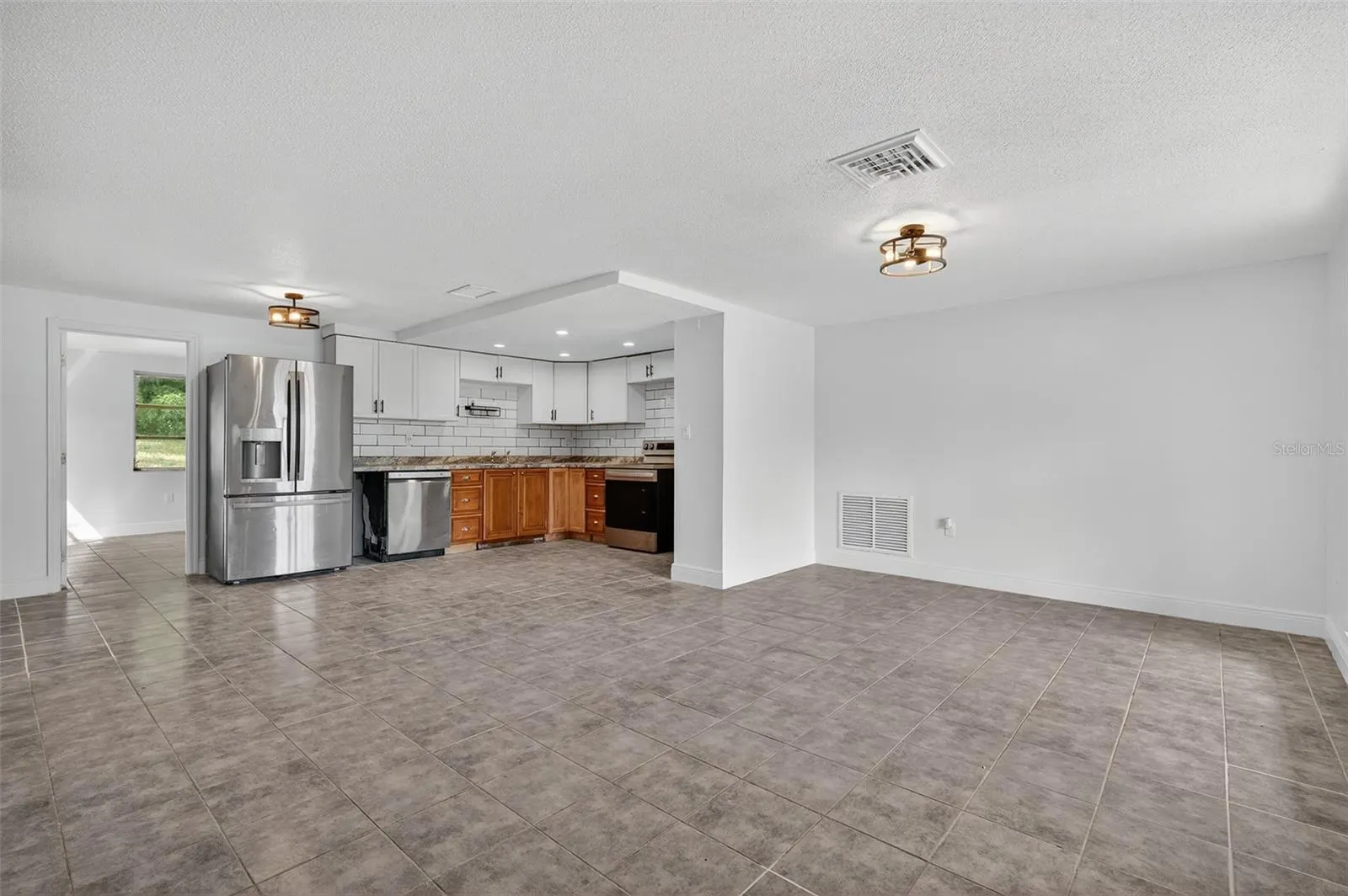 12111 CAMP CREEK LN