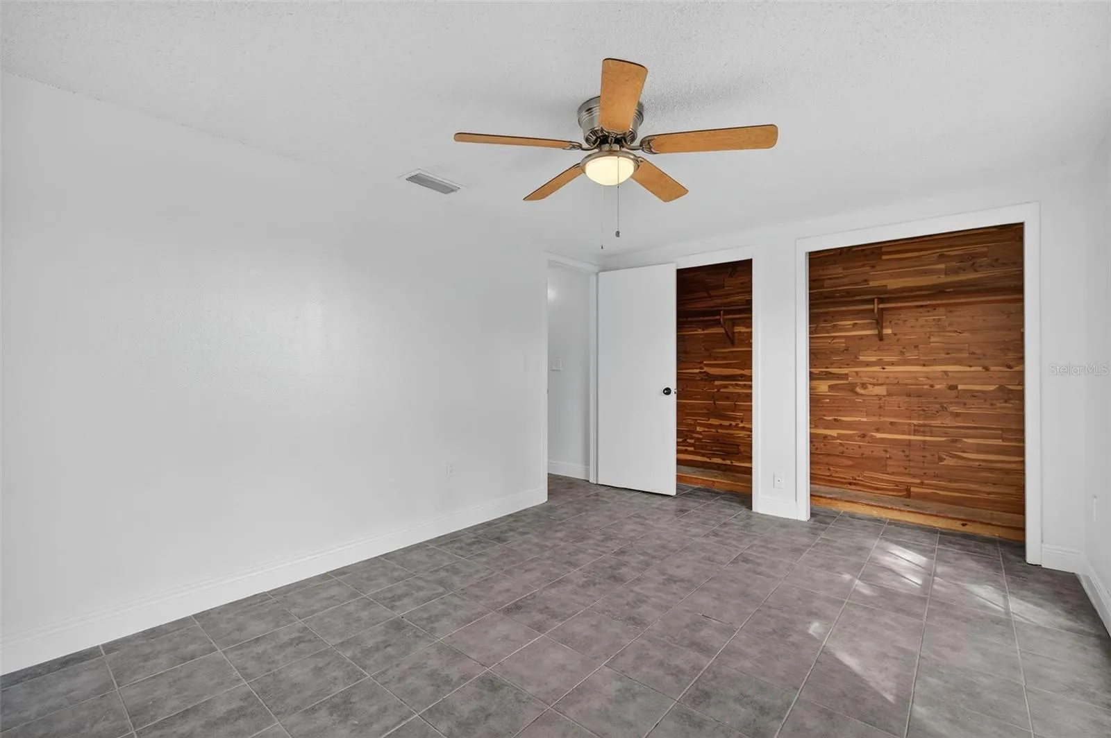 12111 CAMP CREEK LN