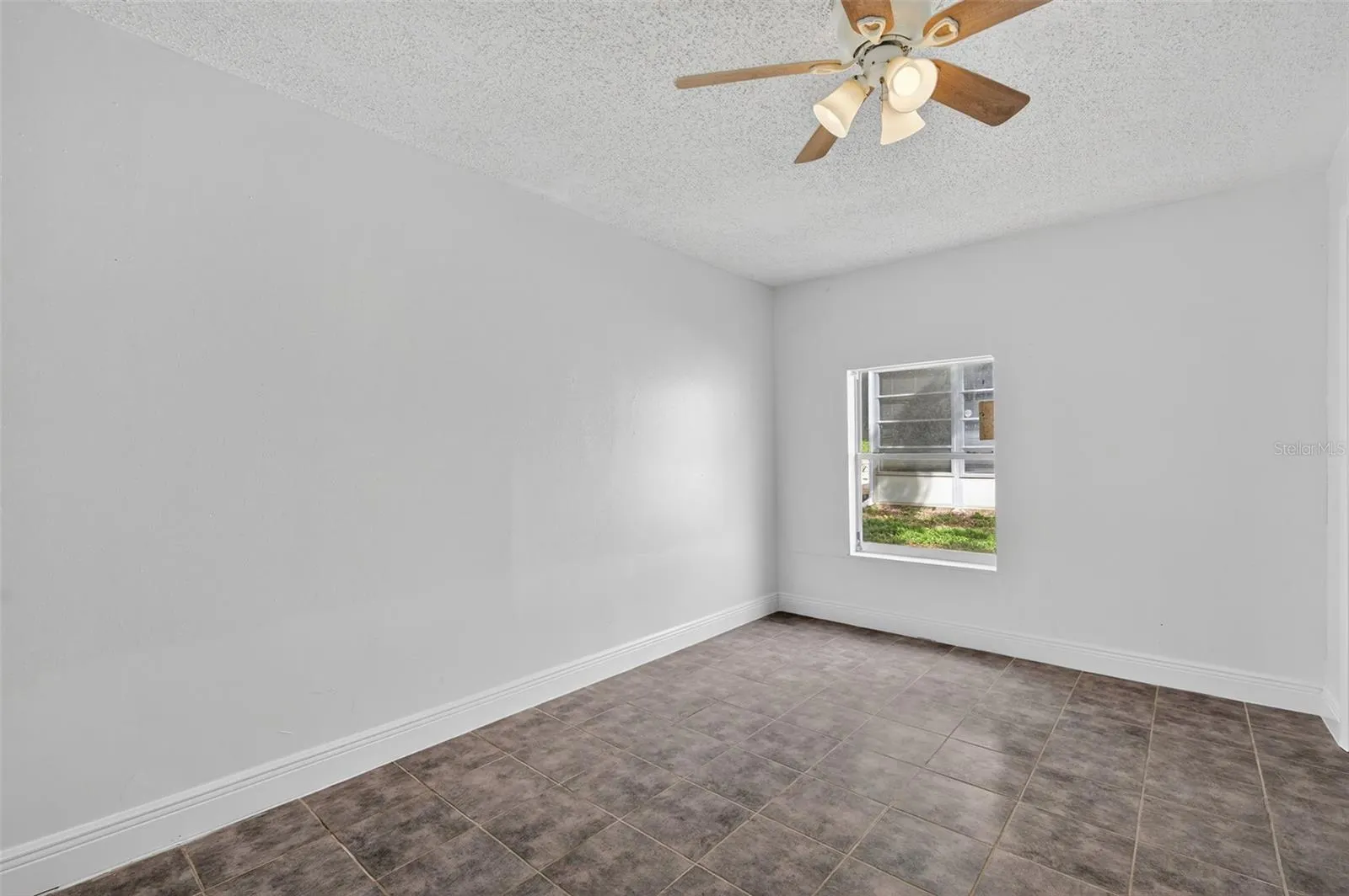 12111 CAMP CREEK LN