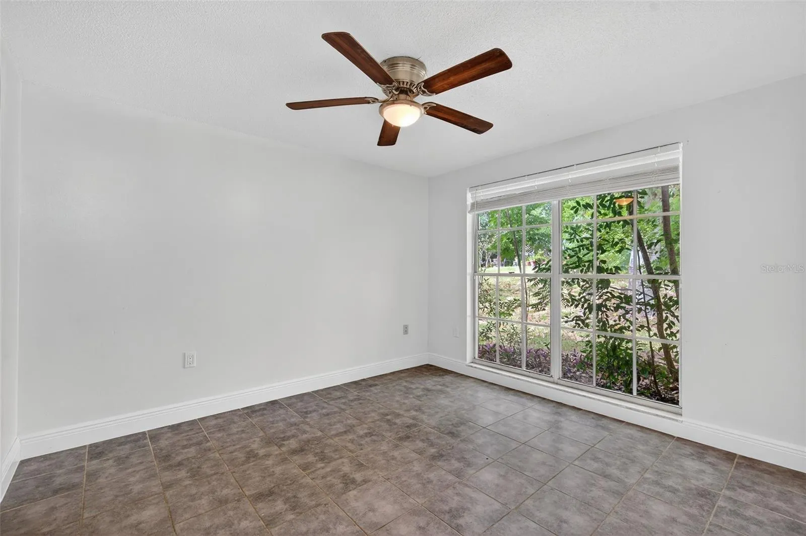 12111 CAMP CREEK LN