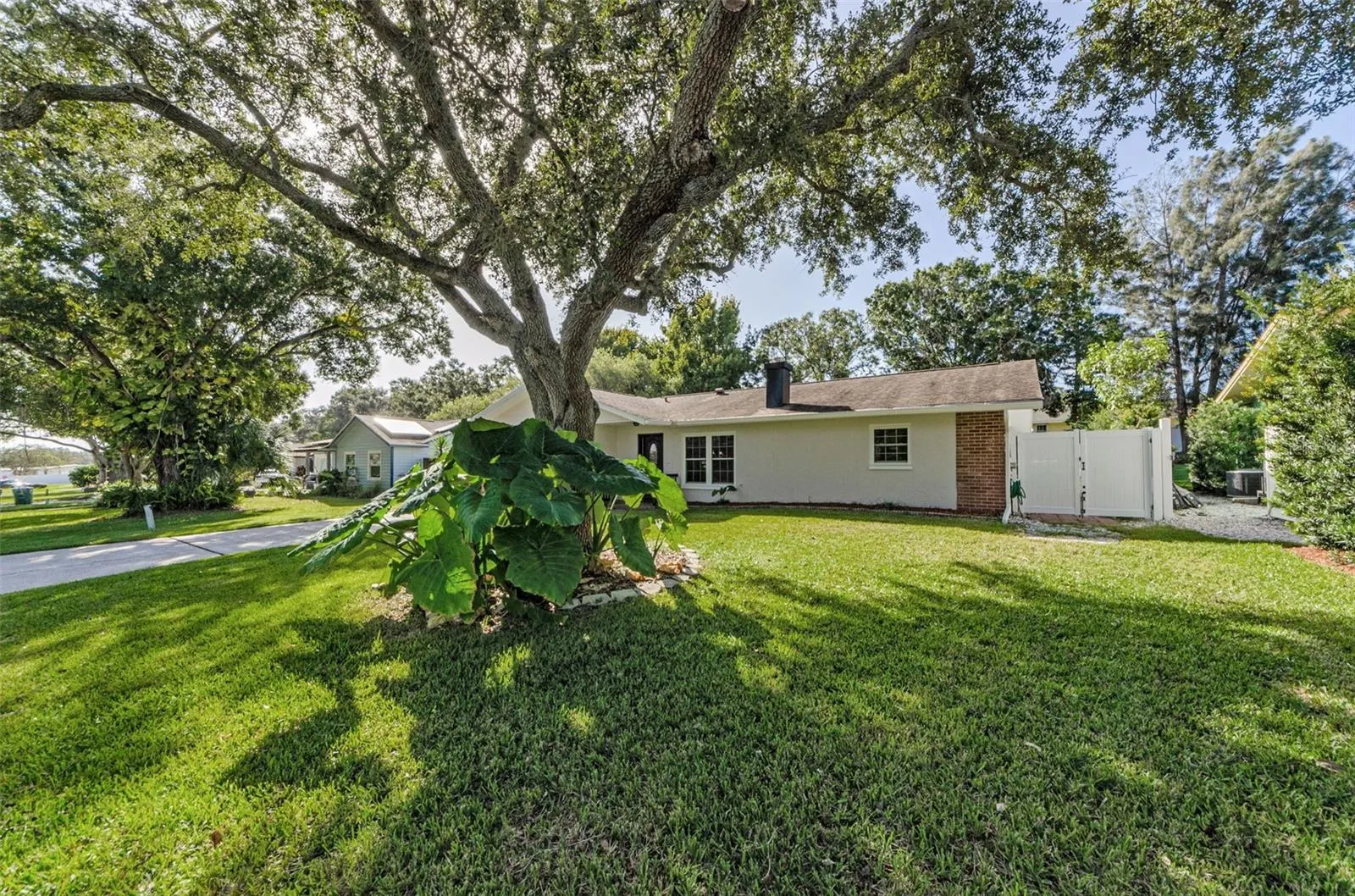 2237 SPANISH VISTAS DR