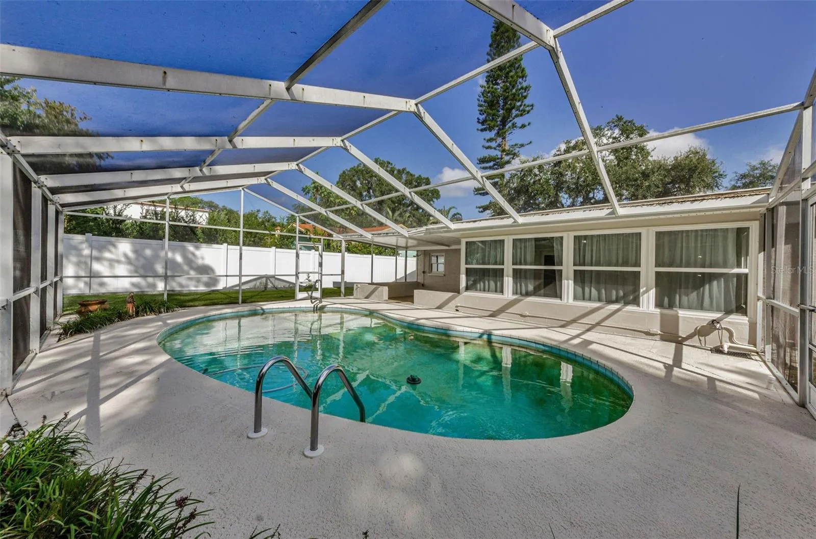 2237 SPANISH VISTAS DR