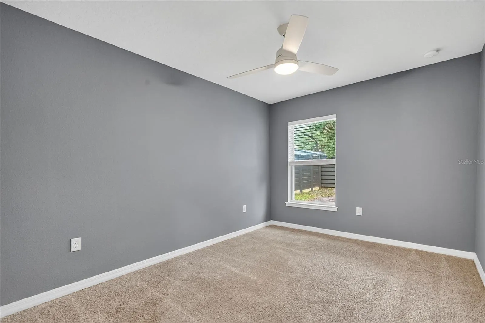 913 E ESKIMO AVE
