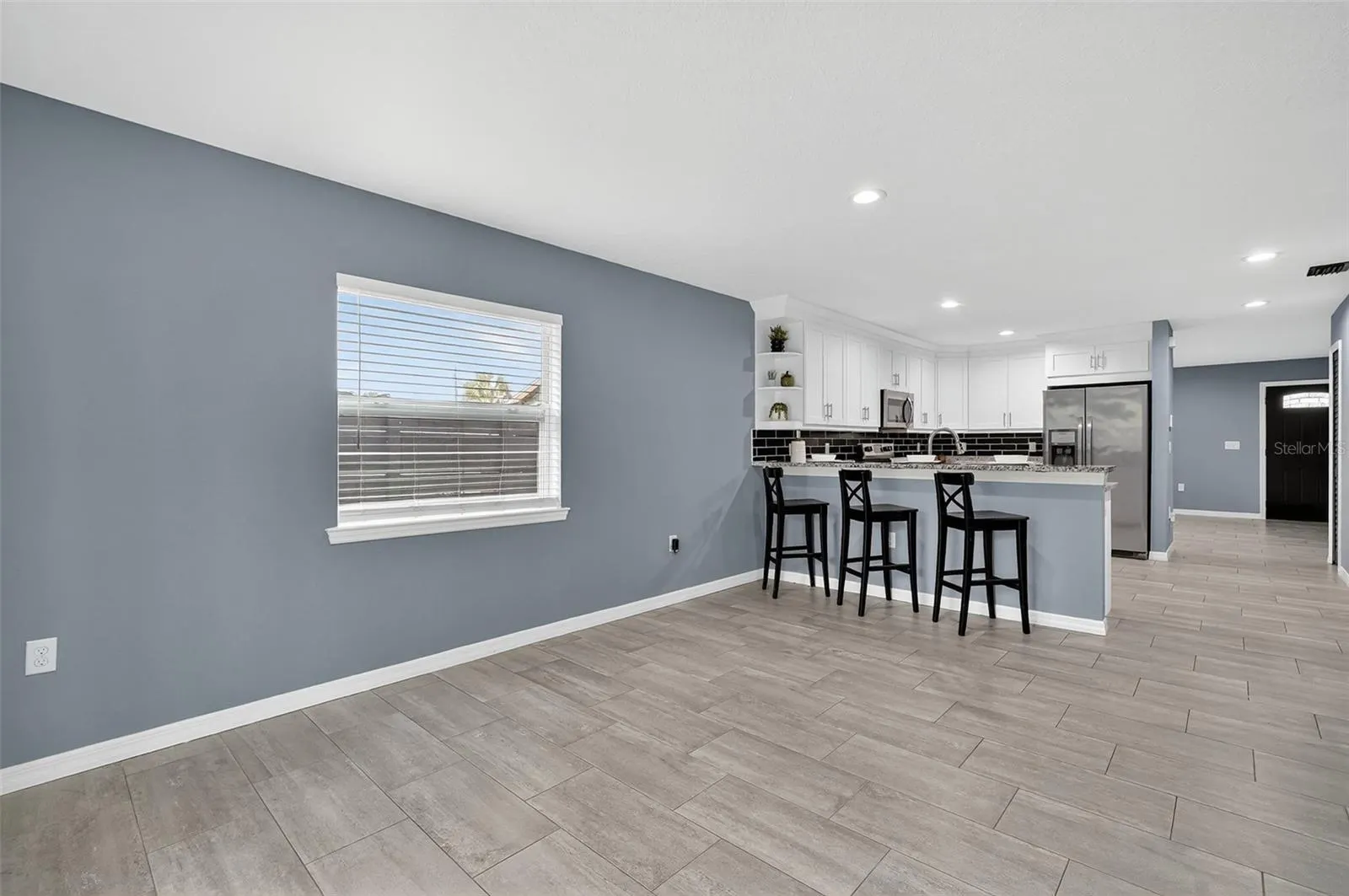913 E ESKIMO AVE