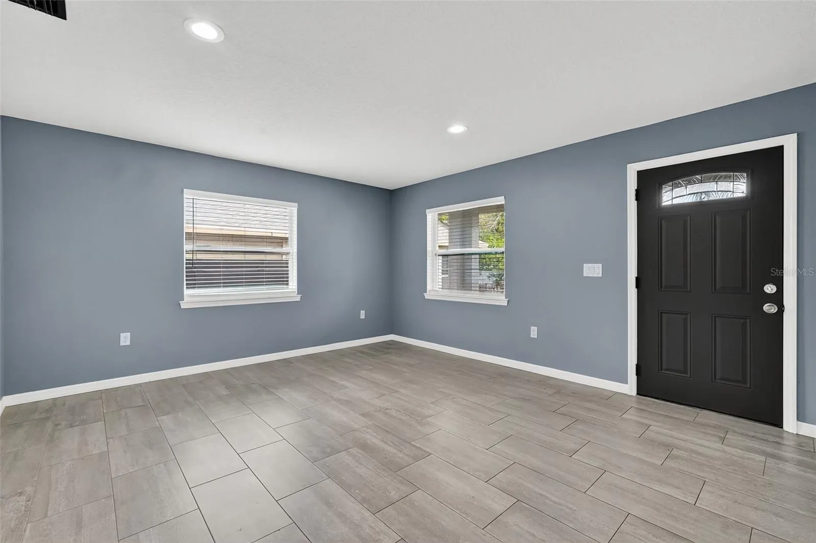 913 E ESKIMO AVE