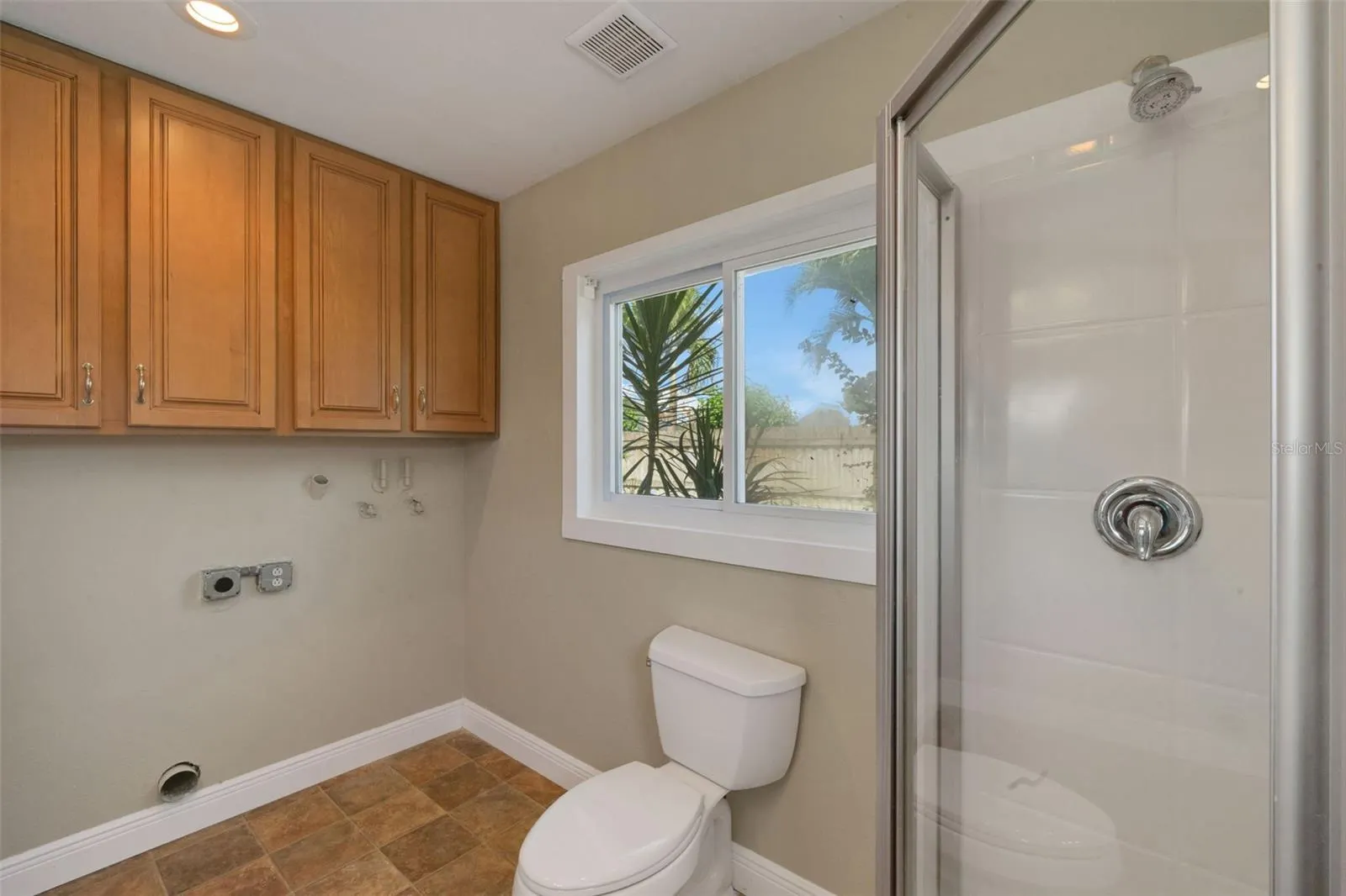 2168 WATERSIDE DR