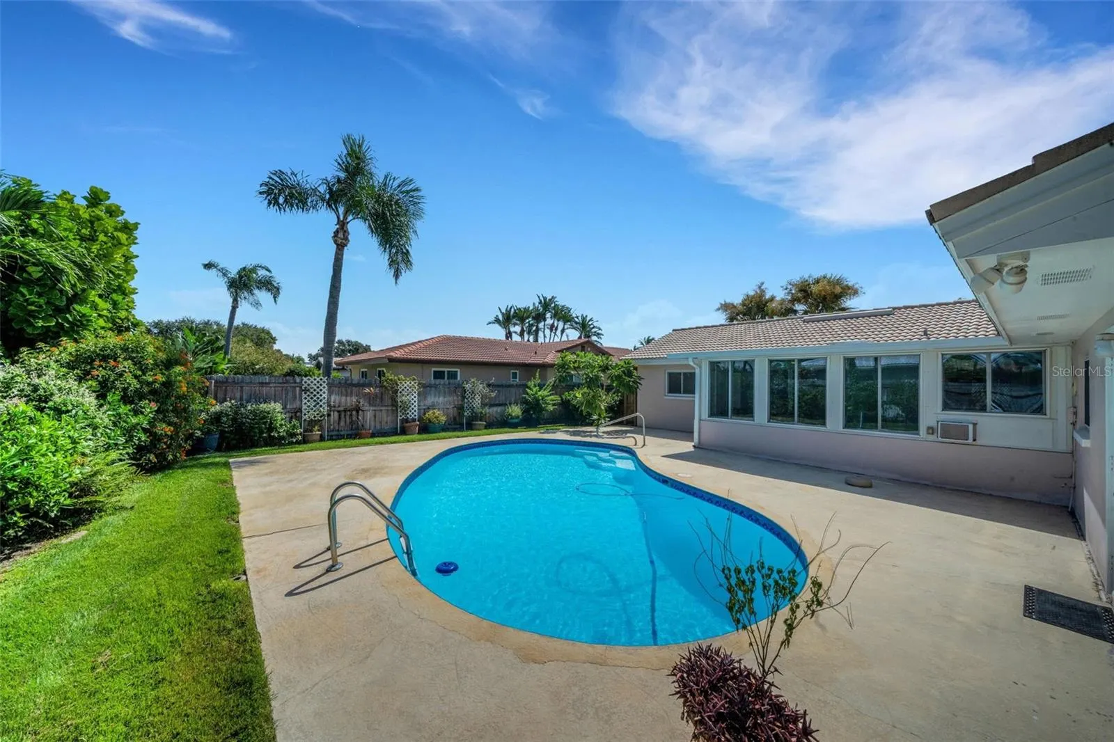 2168 WATERSIDE DR
