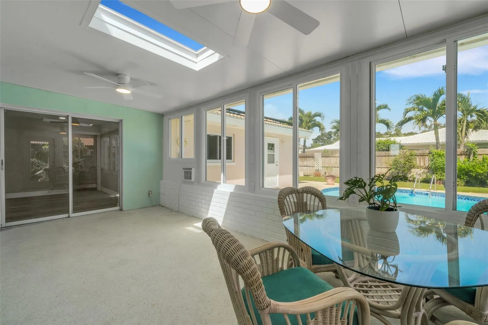 2168 WATERSIDE DR