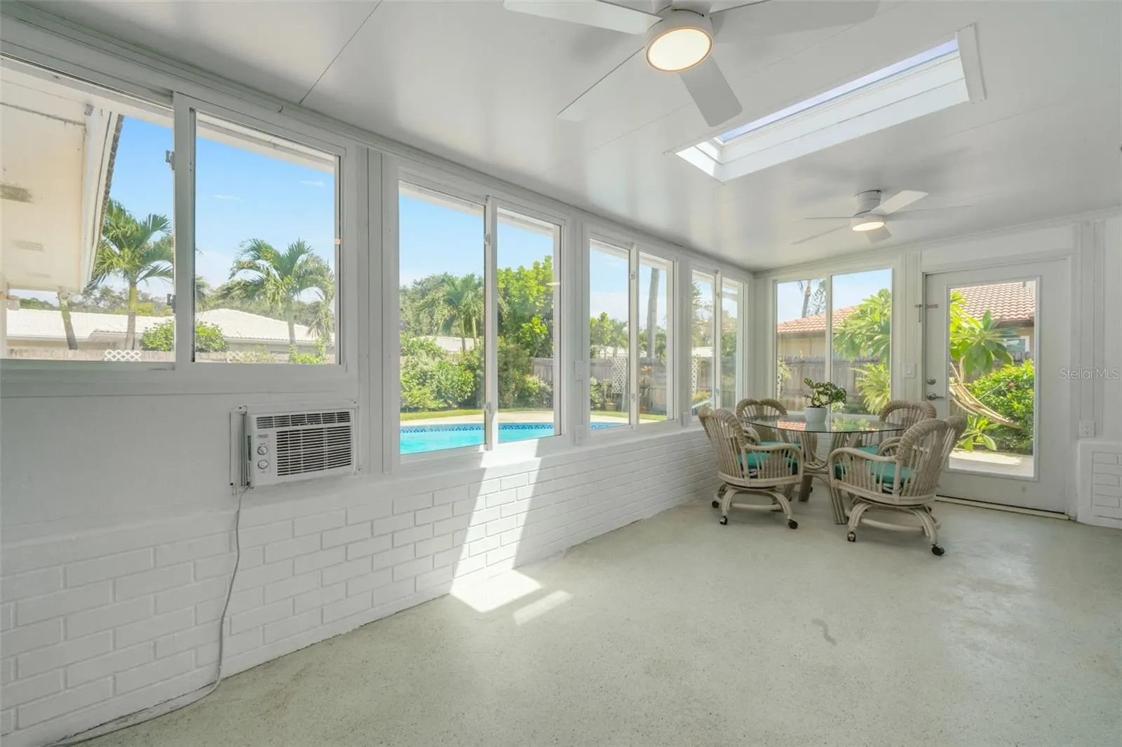 2168 WATERSIDE DR