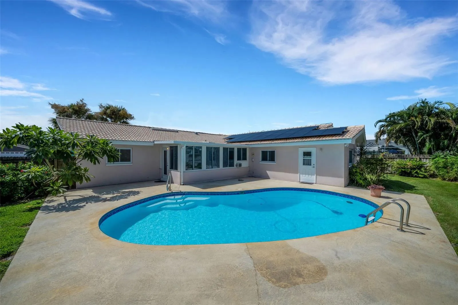 2168 WATERSIDE DR