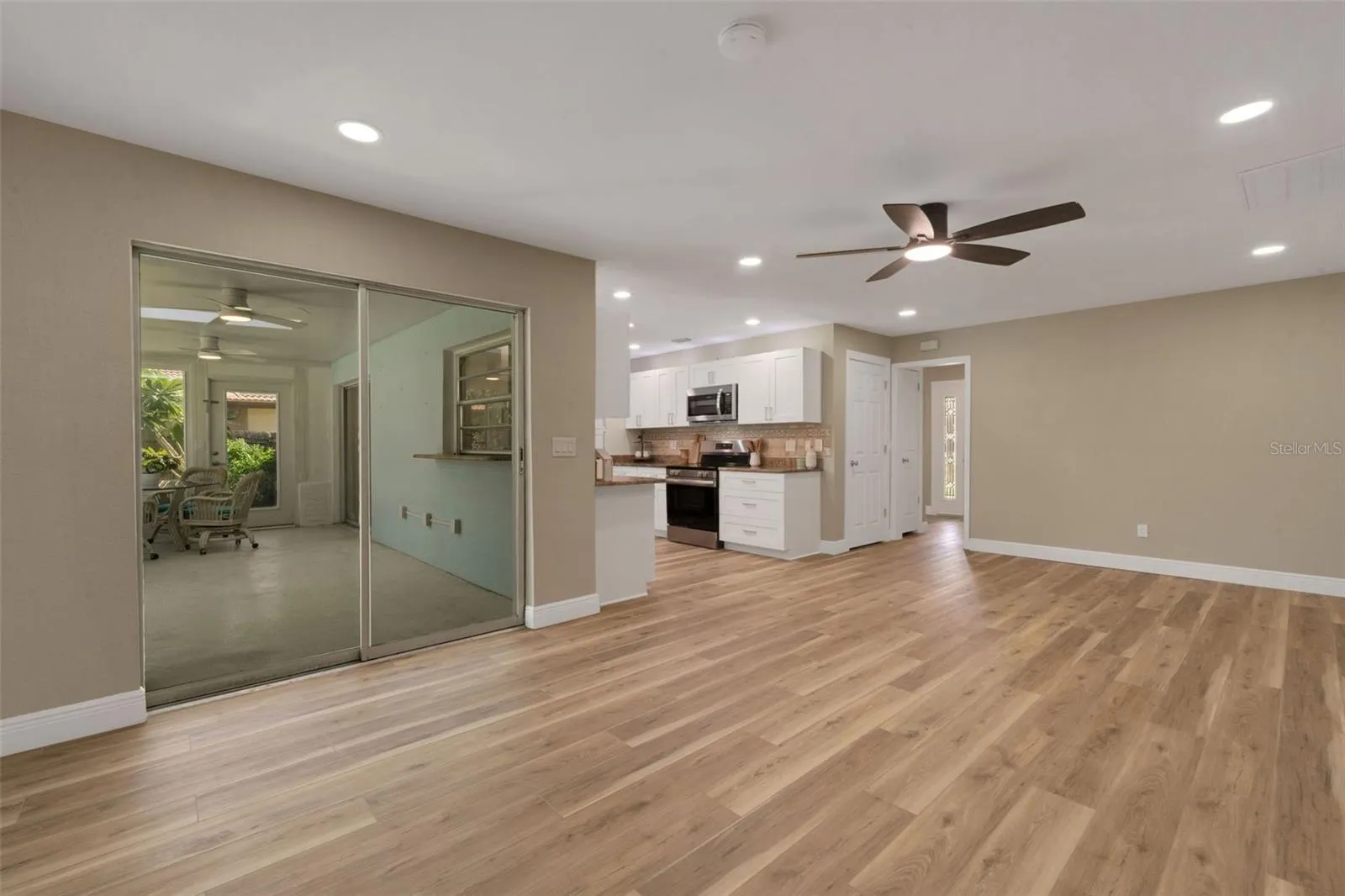 2168 WATERSIDE DR