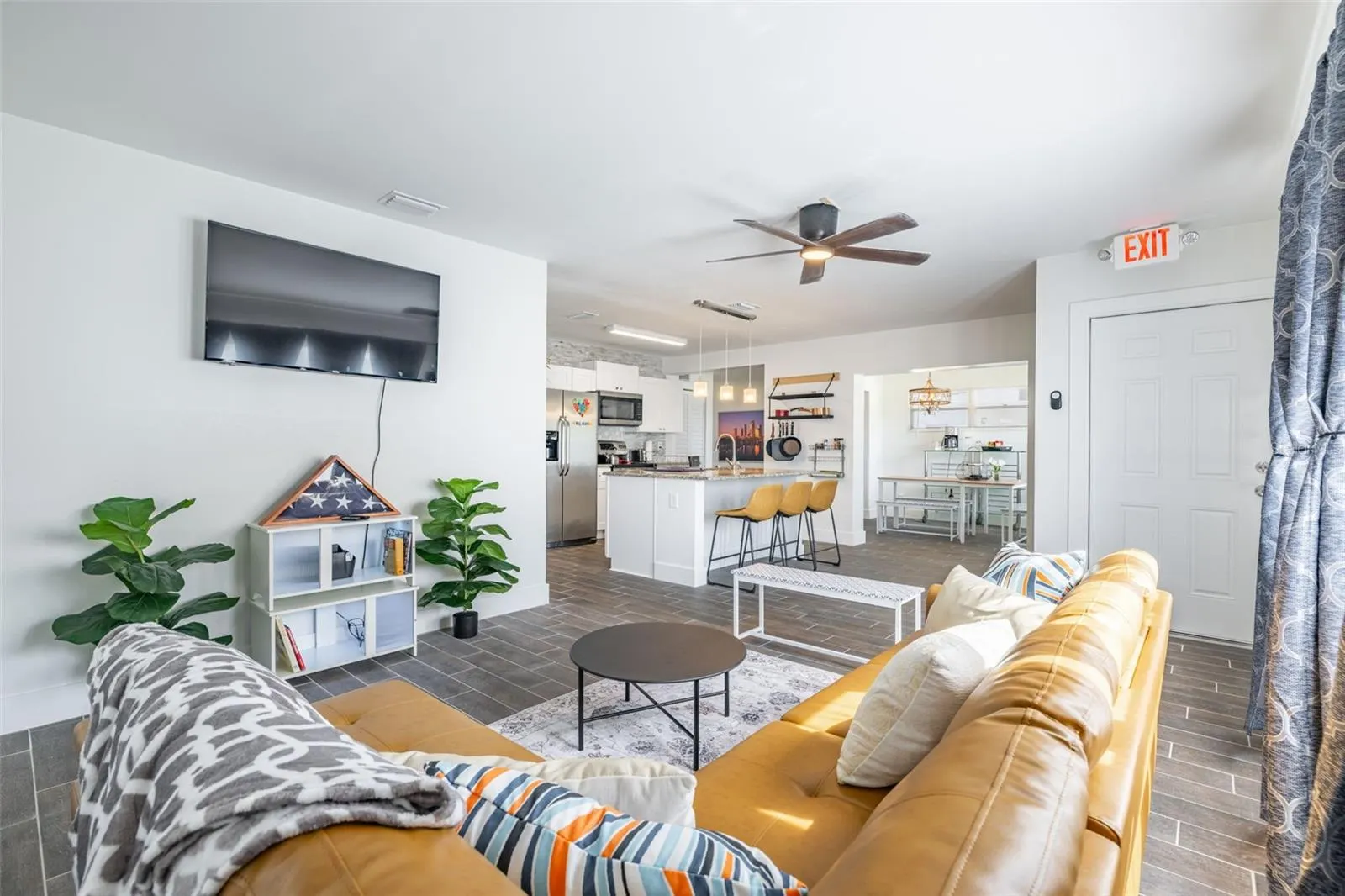 5616 HALIFAX DR
