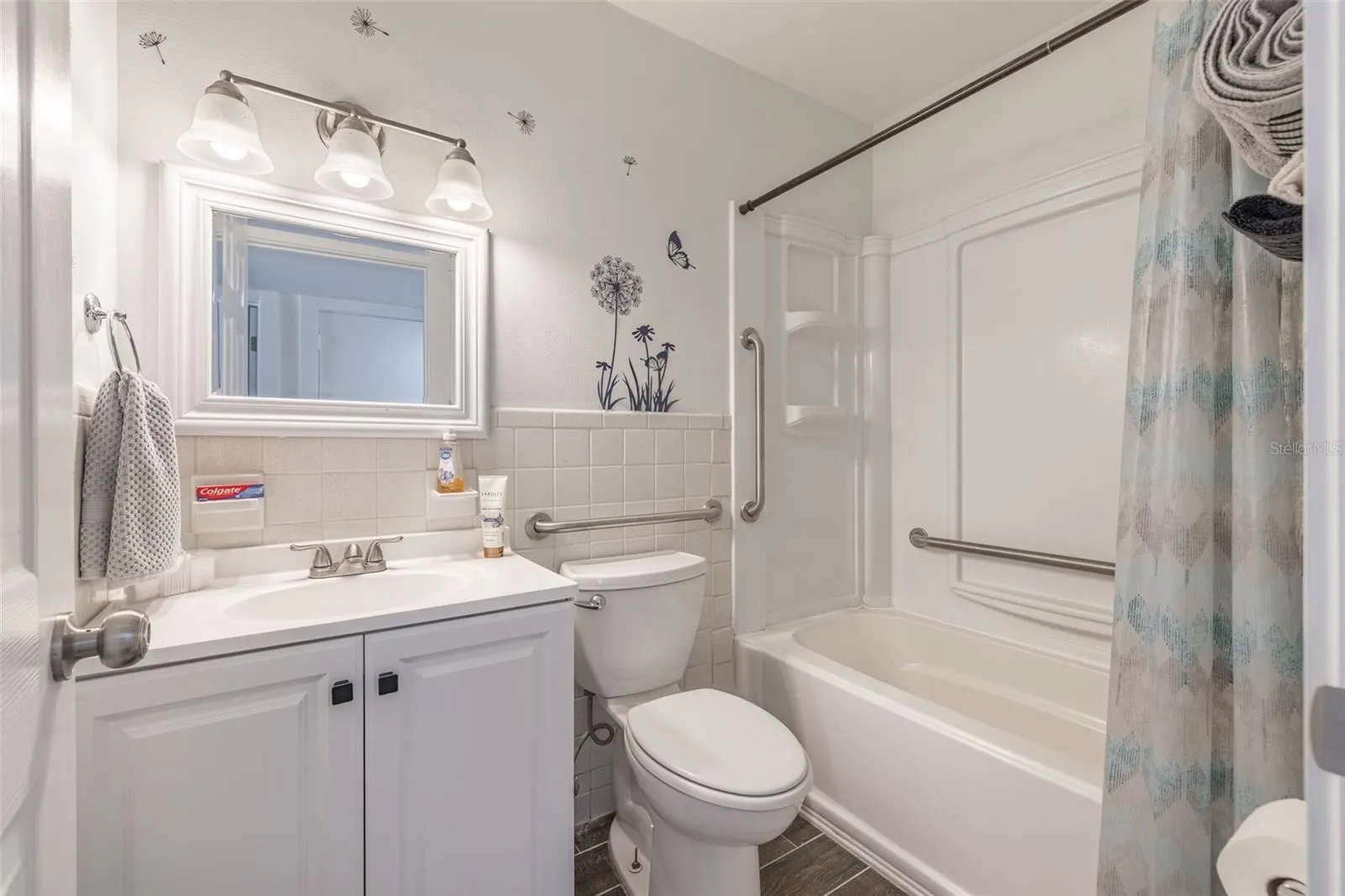 5616 HALIFAX DR