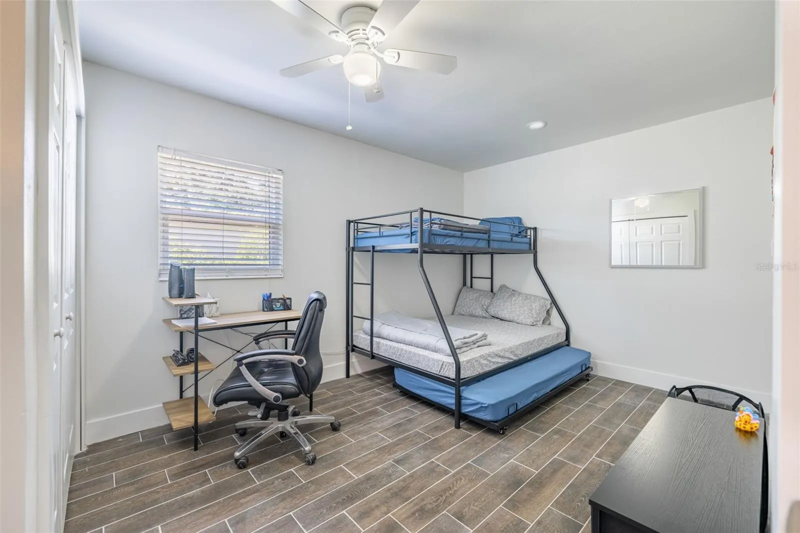 5616 HALIFAX DR