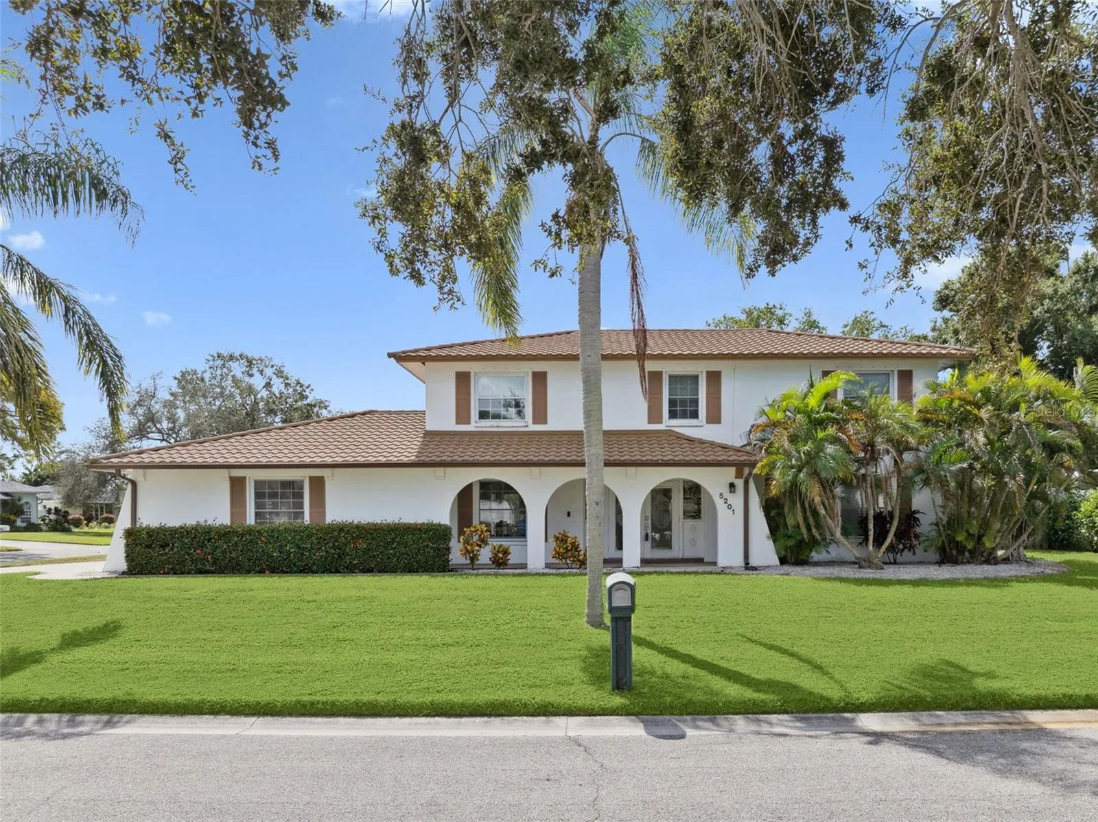 5201 15TH AVE W