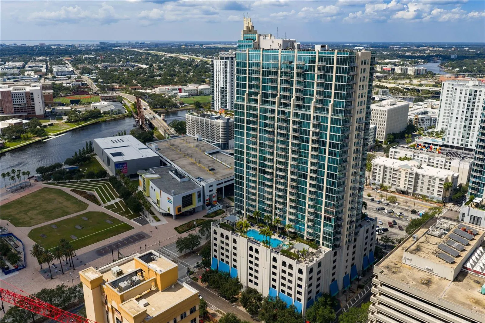 777 N ASHLEY DR #402, #402