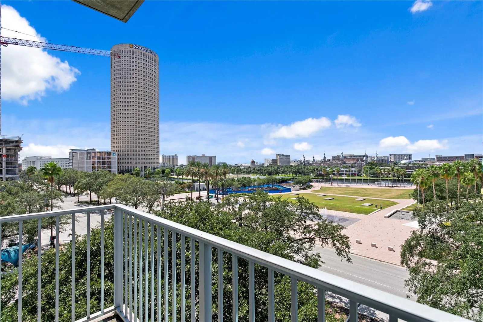 777 N ASHLEY DR #402, #402