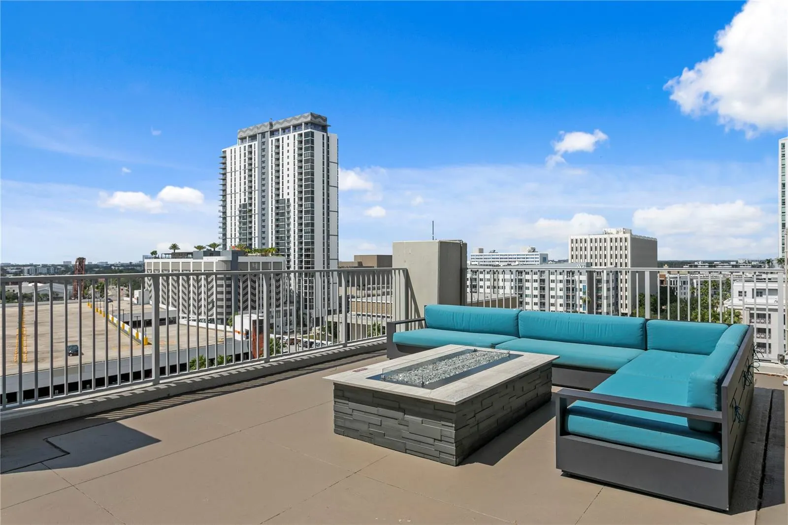 777 N ASHLEY DR #402, #402