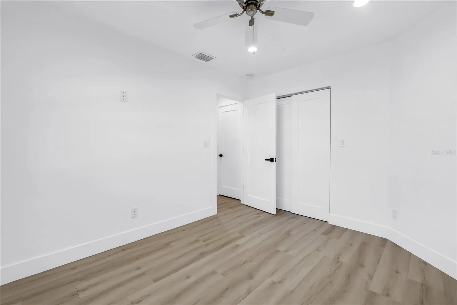 412 MIRA VISTA DR