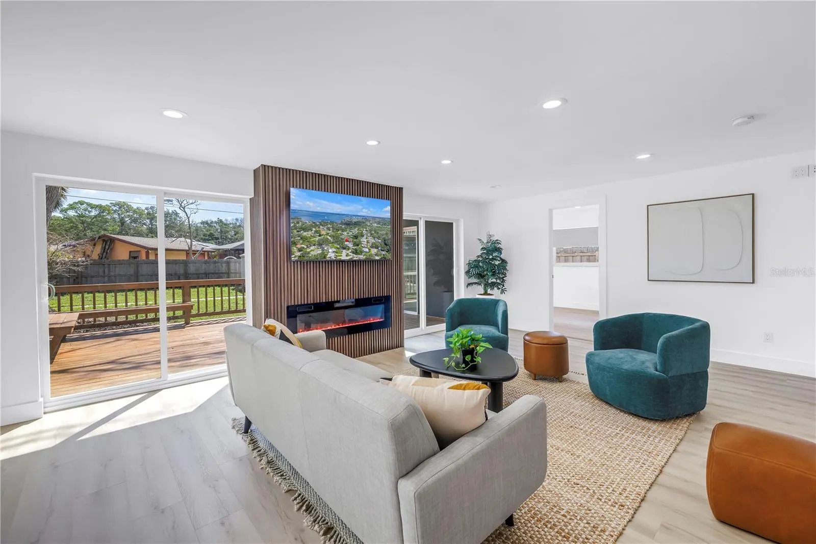 412 MIRA VISTA DR