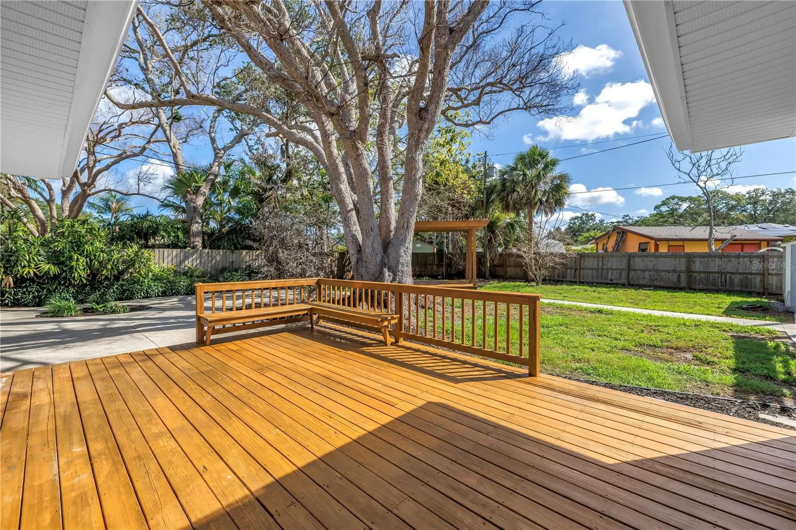412 MIRA VISTA DR