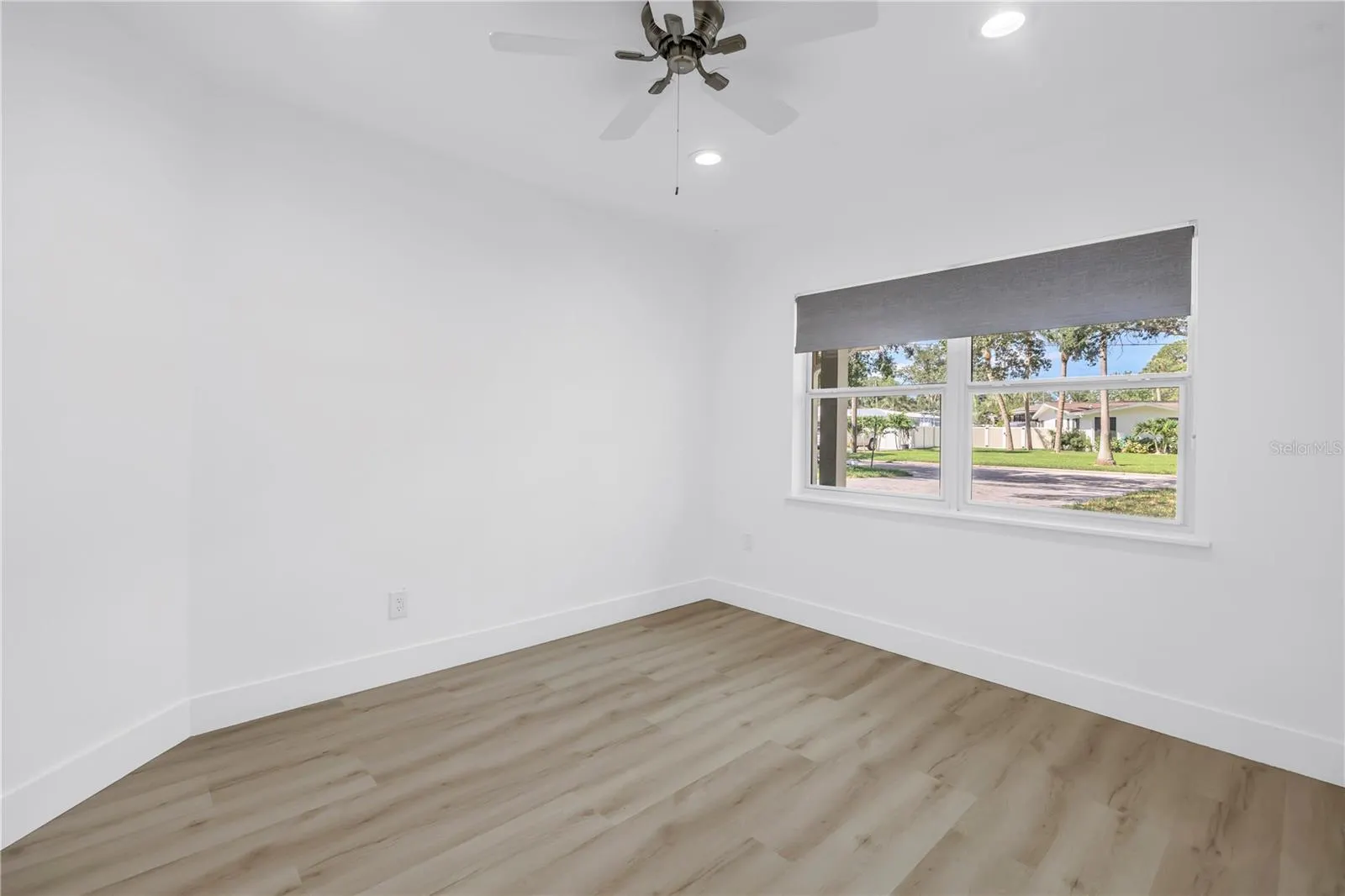 412 MIRA VISTA DR