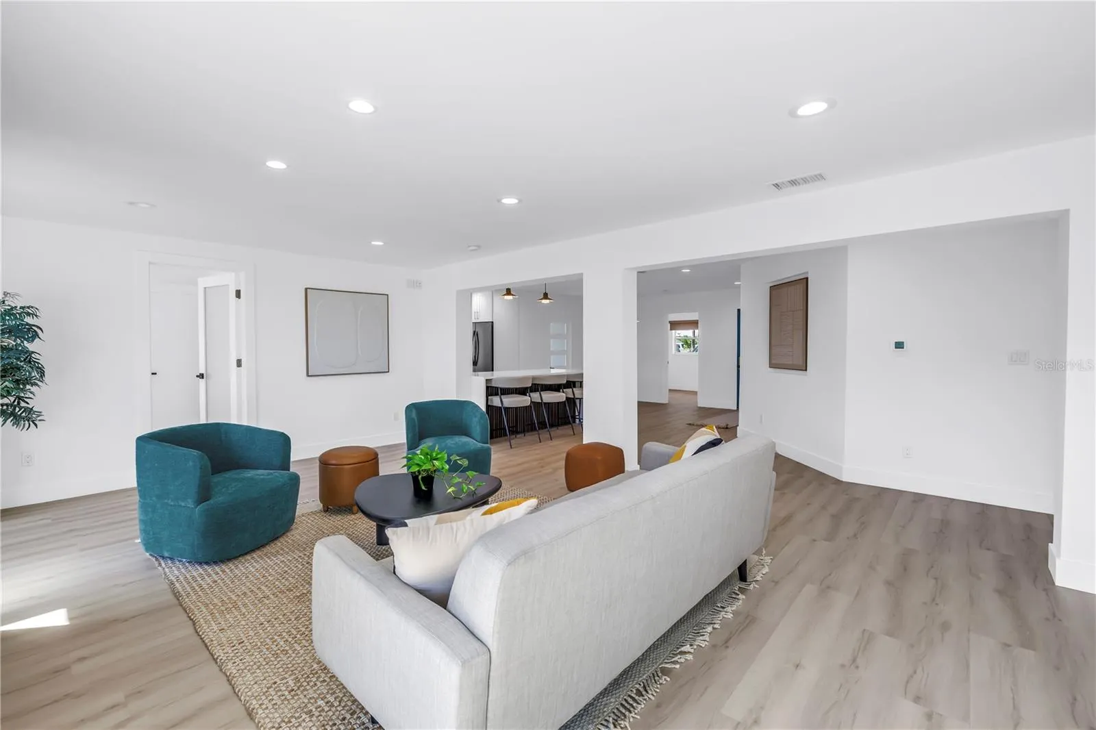 412 MIRA VISTA DR