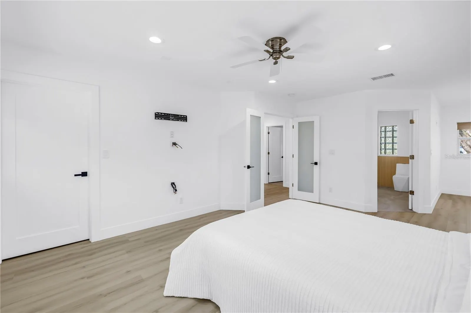 412 MIRA VISTA DR