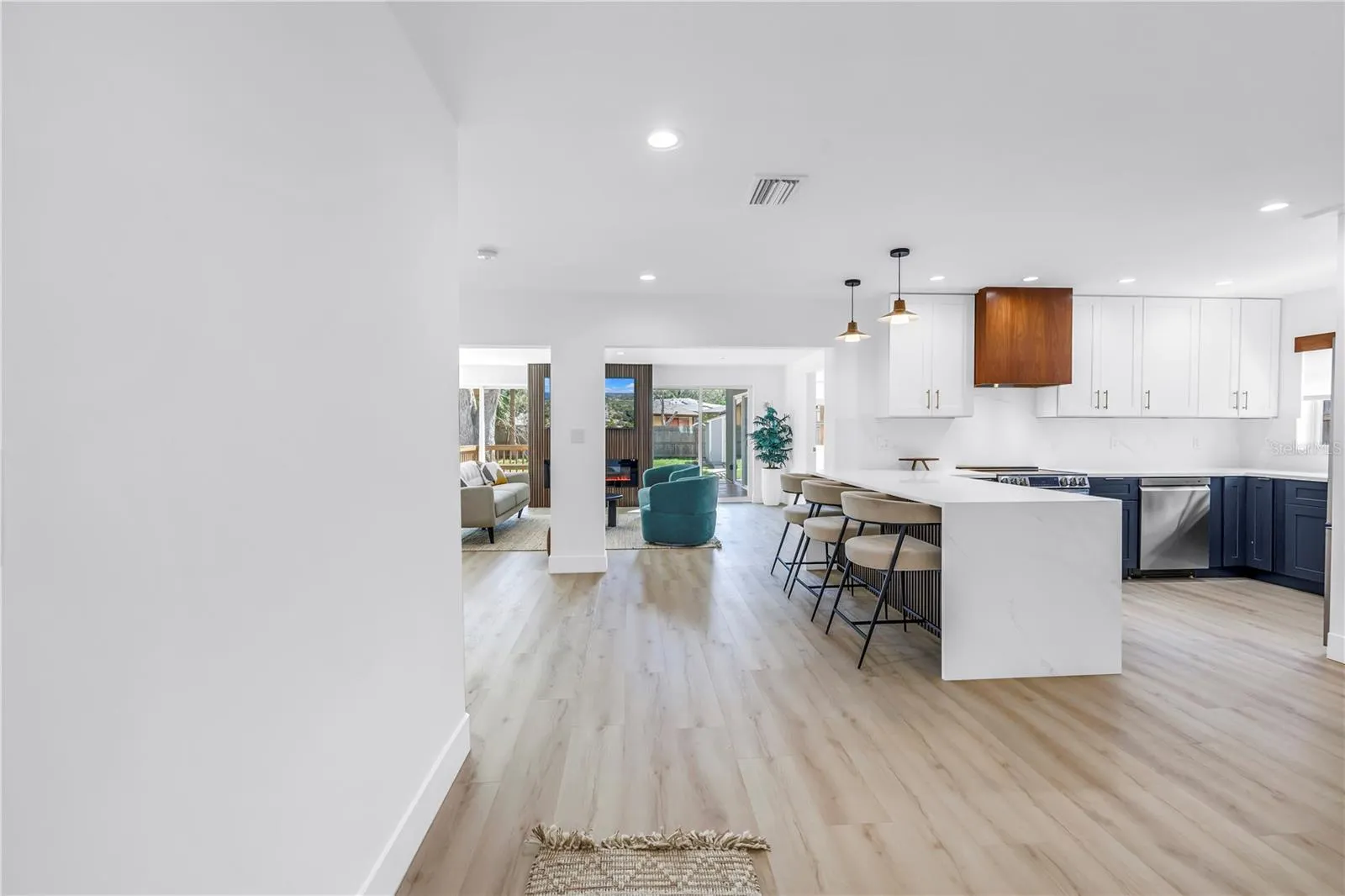 412 MIRA VISTA DR