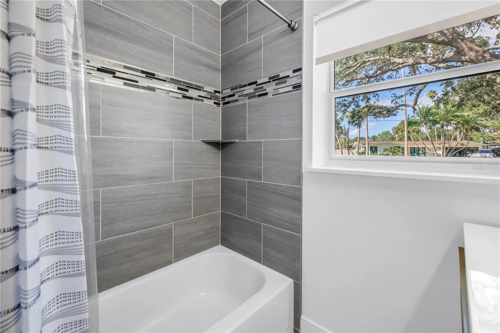412 MIRA VISTA DR