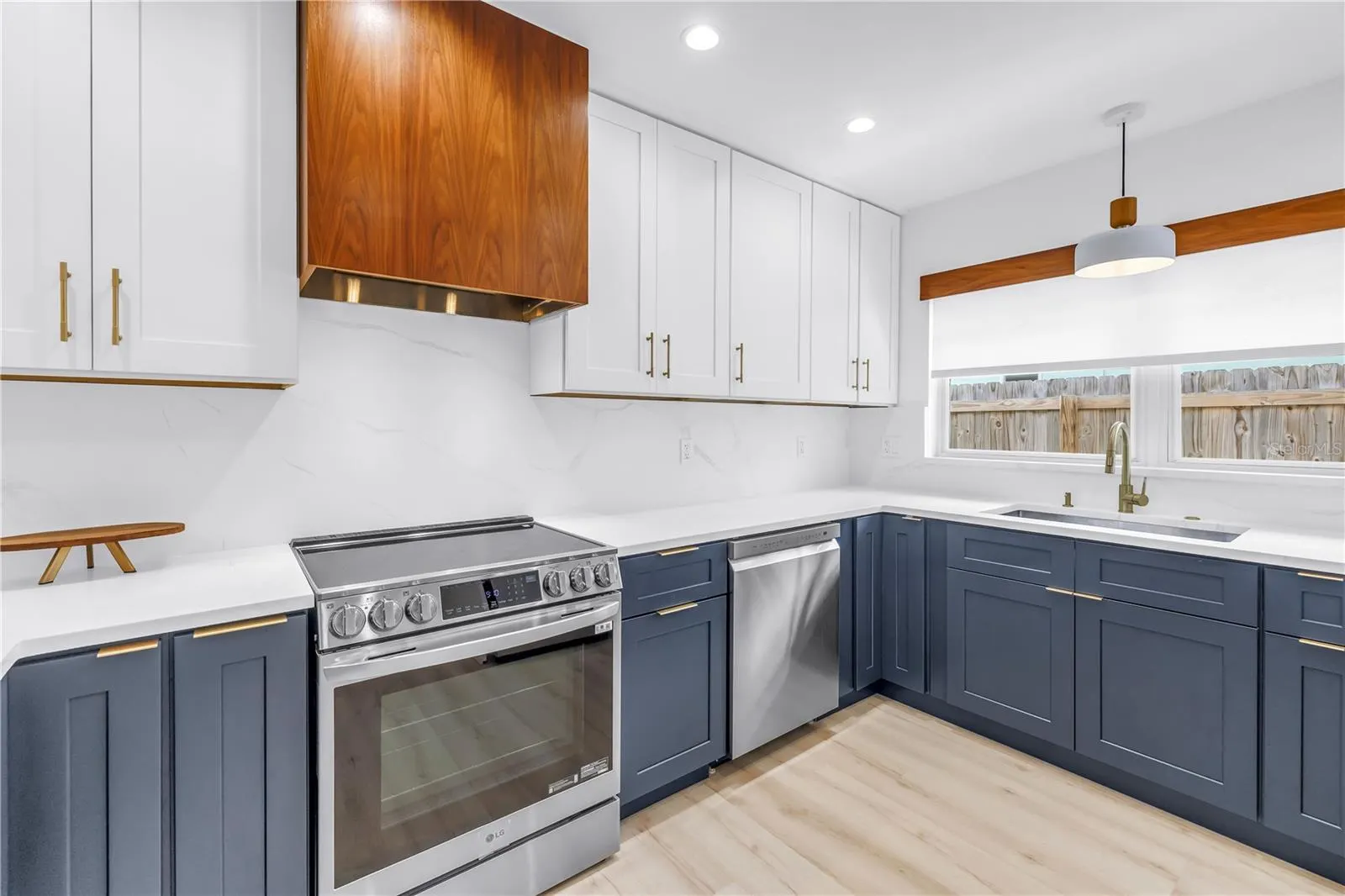 412 MIRA VISTA DR