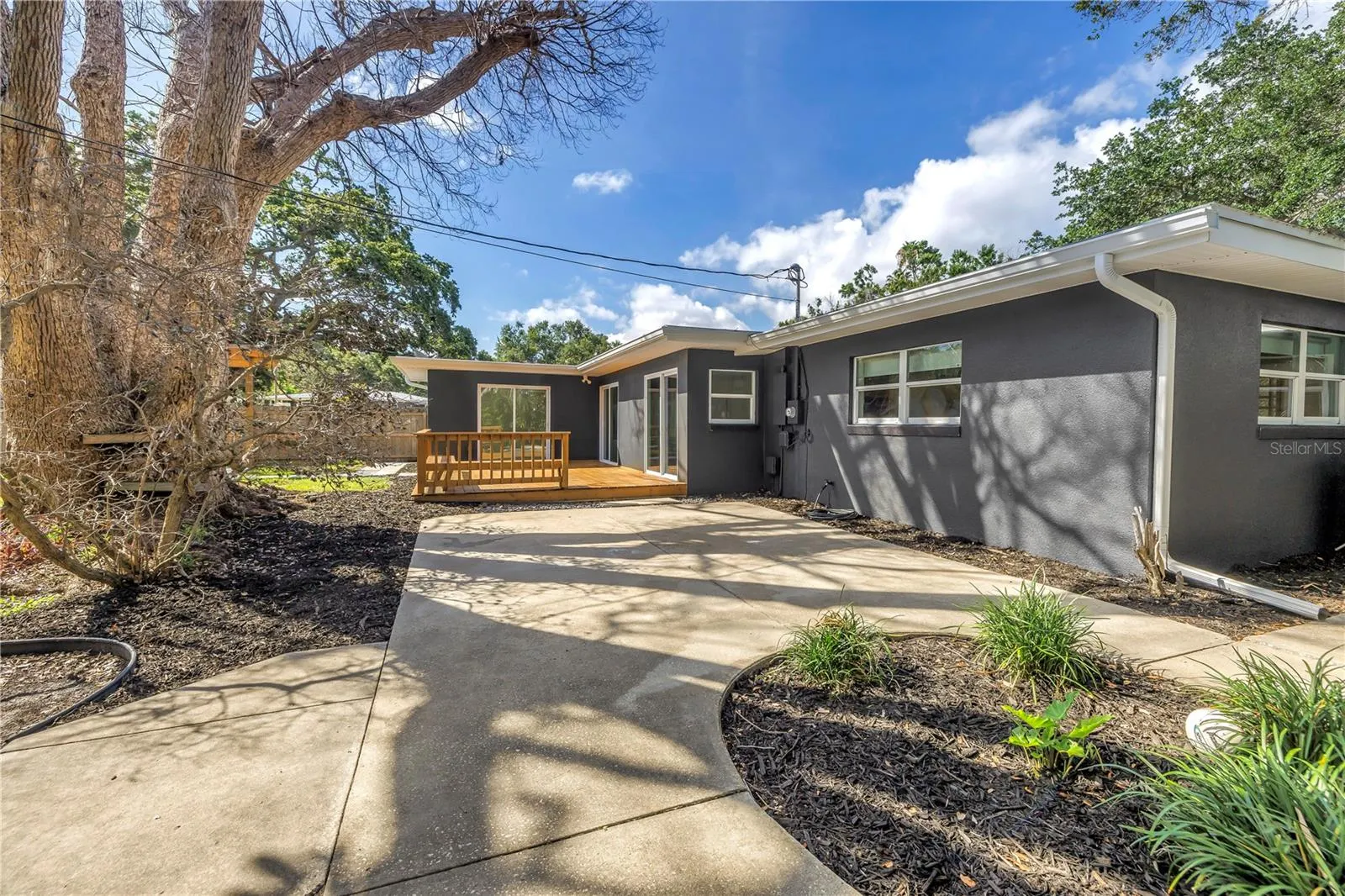 412 MIRA VISTA DR