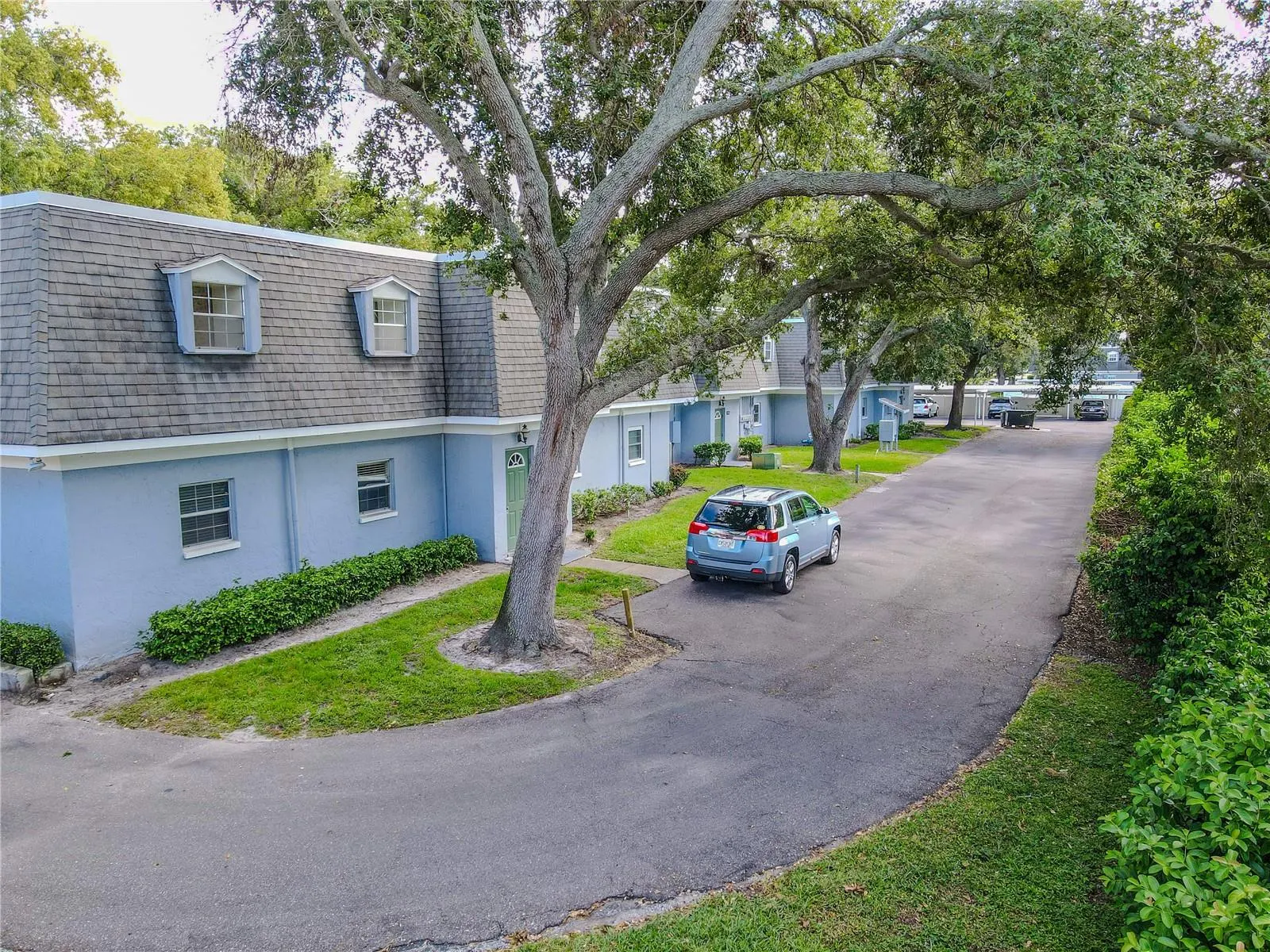 1708 BELLEAIR FOREST DR #D, #D