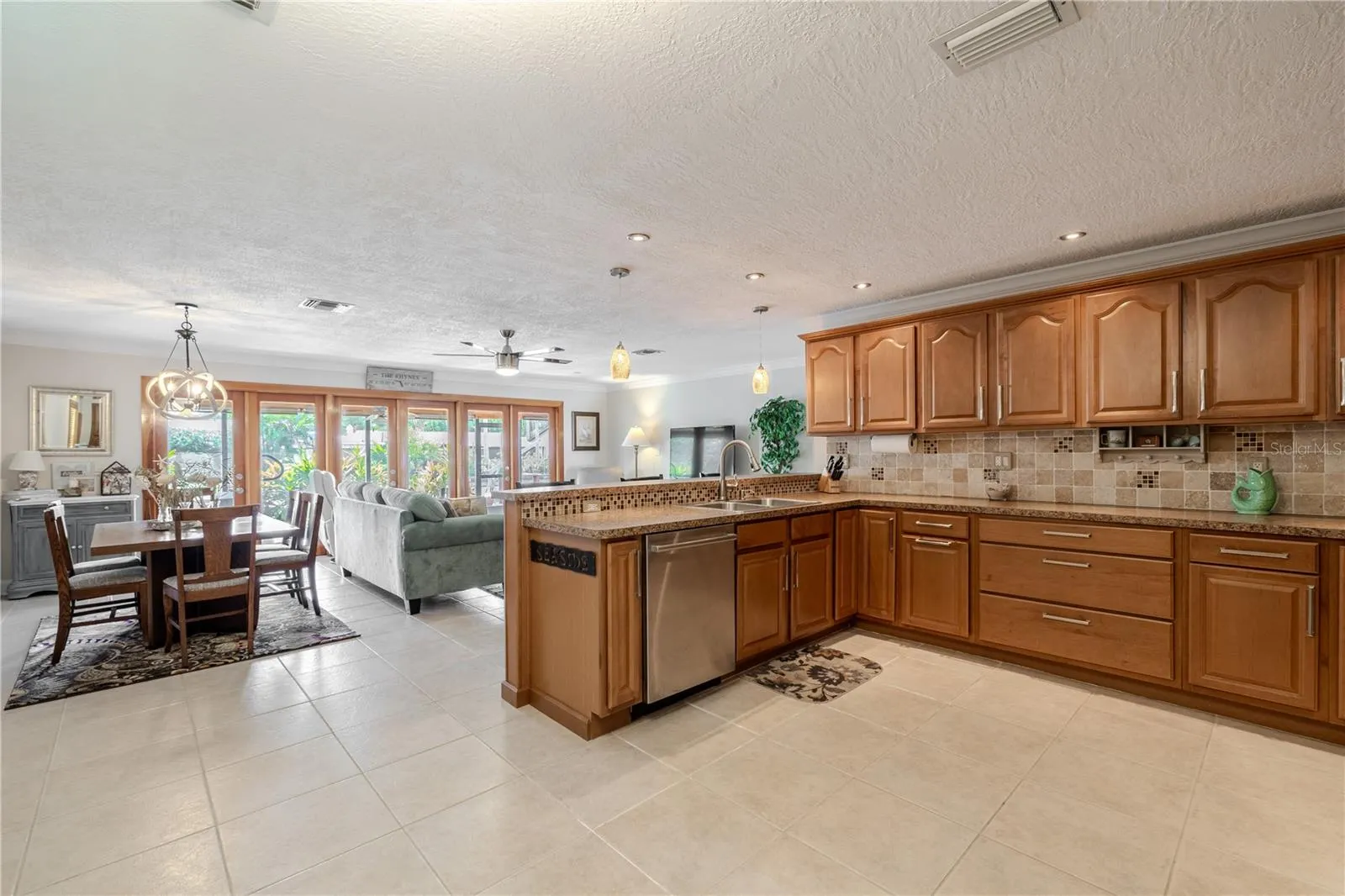 44 CYPRESS DR