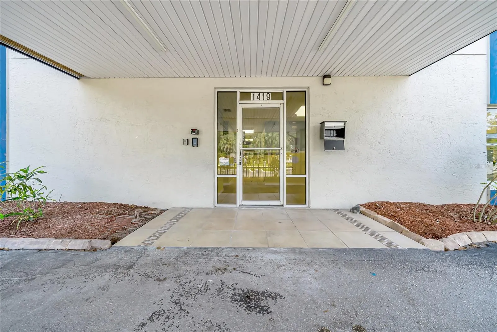 1419 SUNSET POINT RD