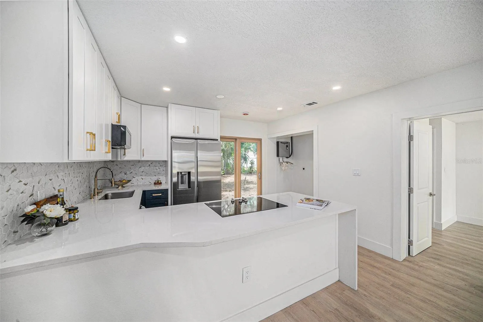 3812 W ROGERS AVE