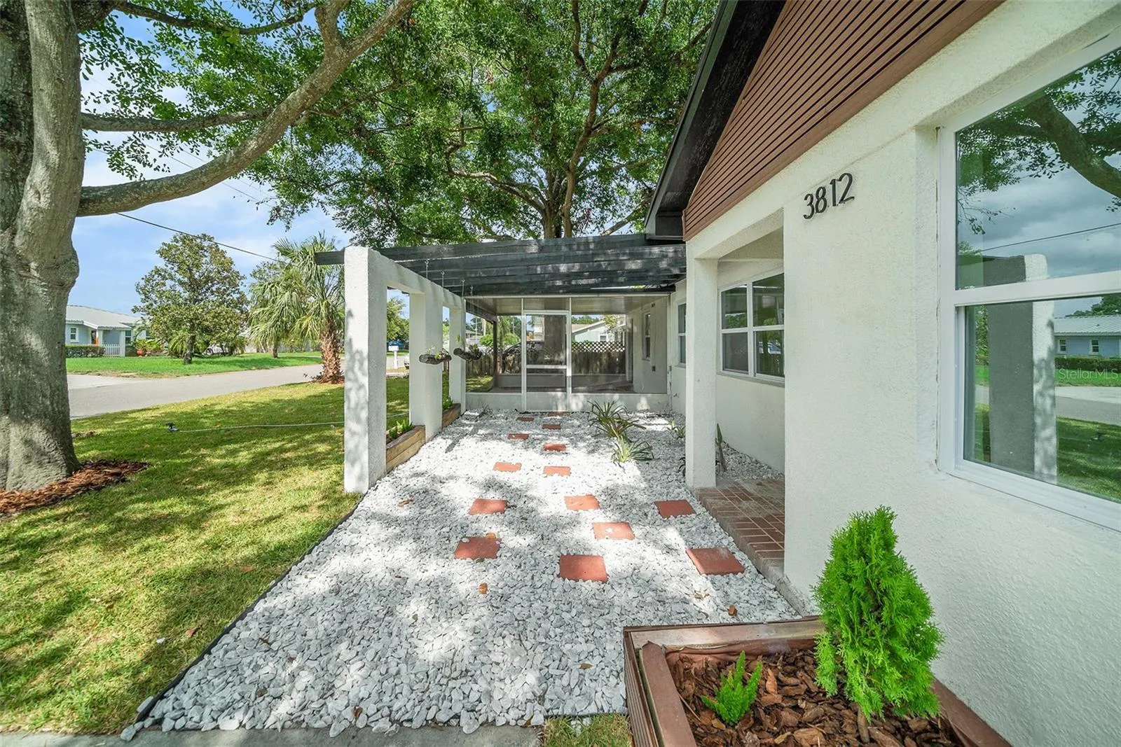 3812 W ROGERS AVE