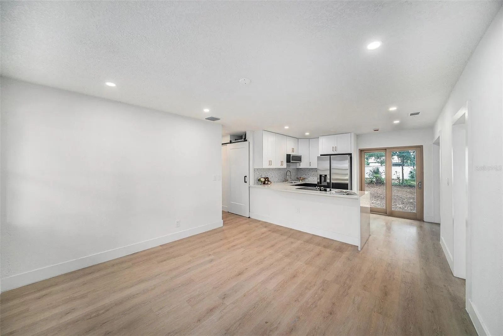 3812 W ROGERS AVE