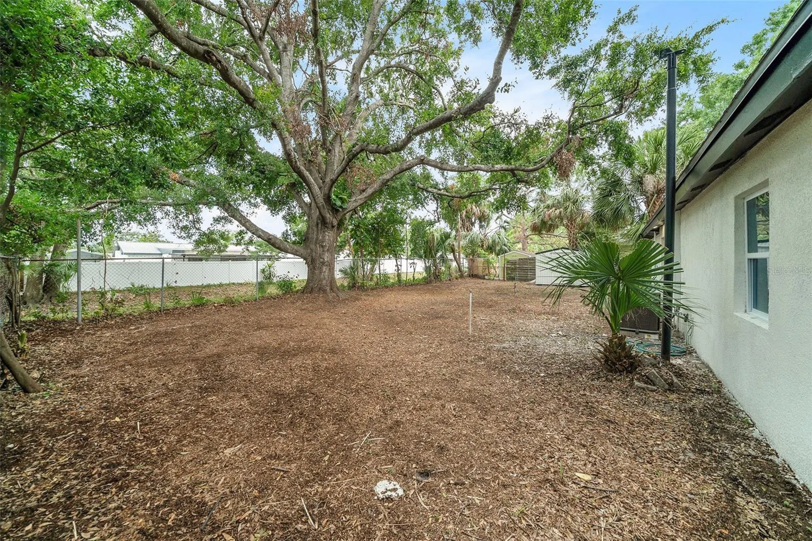 3812 W ROGERS AVE