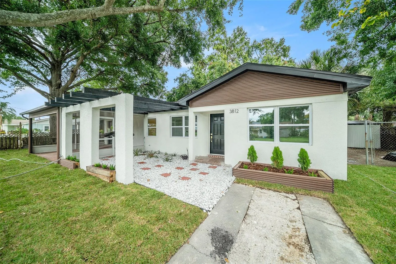 3812 W ROGERS AVE
