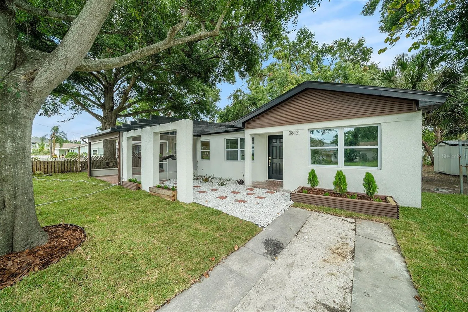3812 W ROGERS AVE